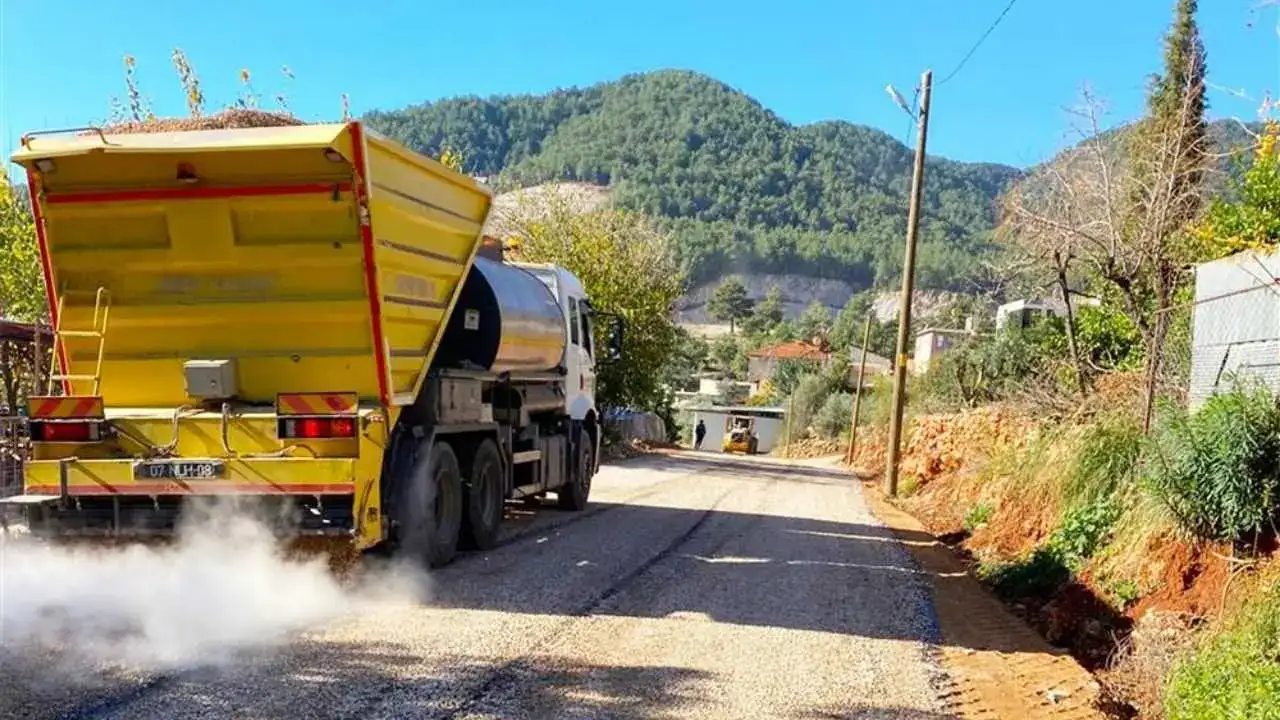 Alanya’da Yollara Konfor Dokunuşu: 3 Mahallede Eş Zamanlı Çalışma! 4